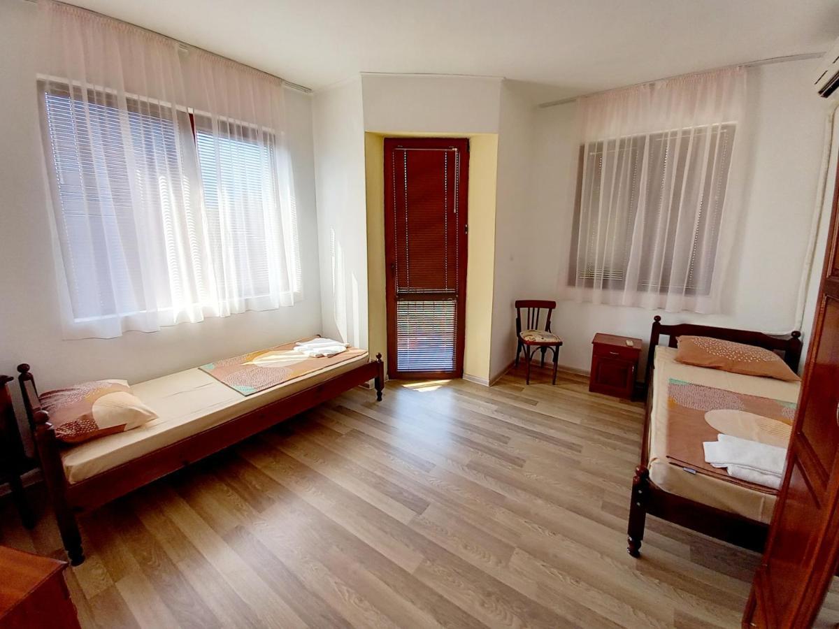 Family Hotel Amore Бяла Экстерьер фото