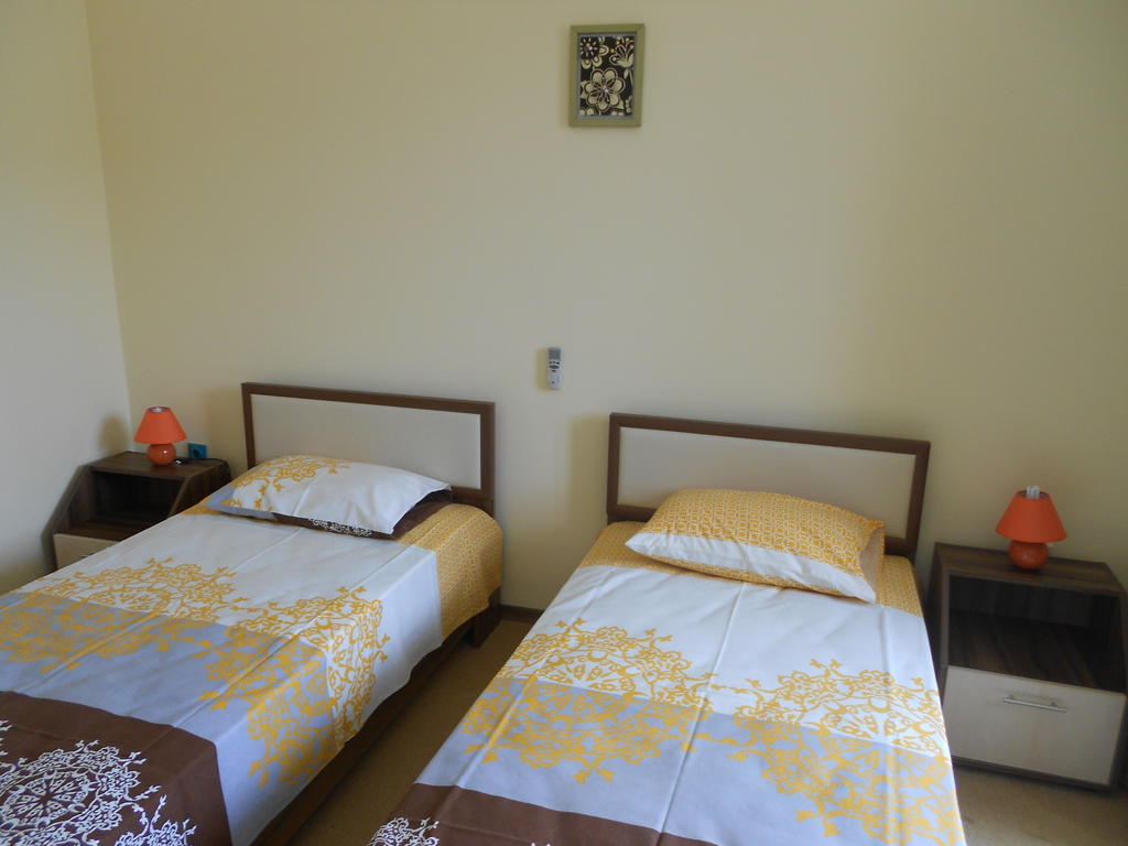 Family Hotel Amore Бяла Номер фото