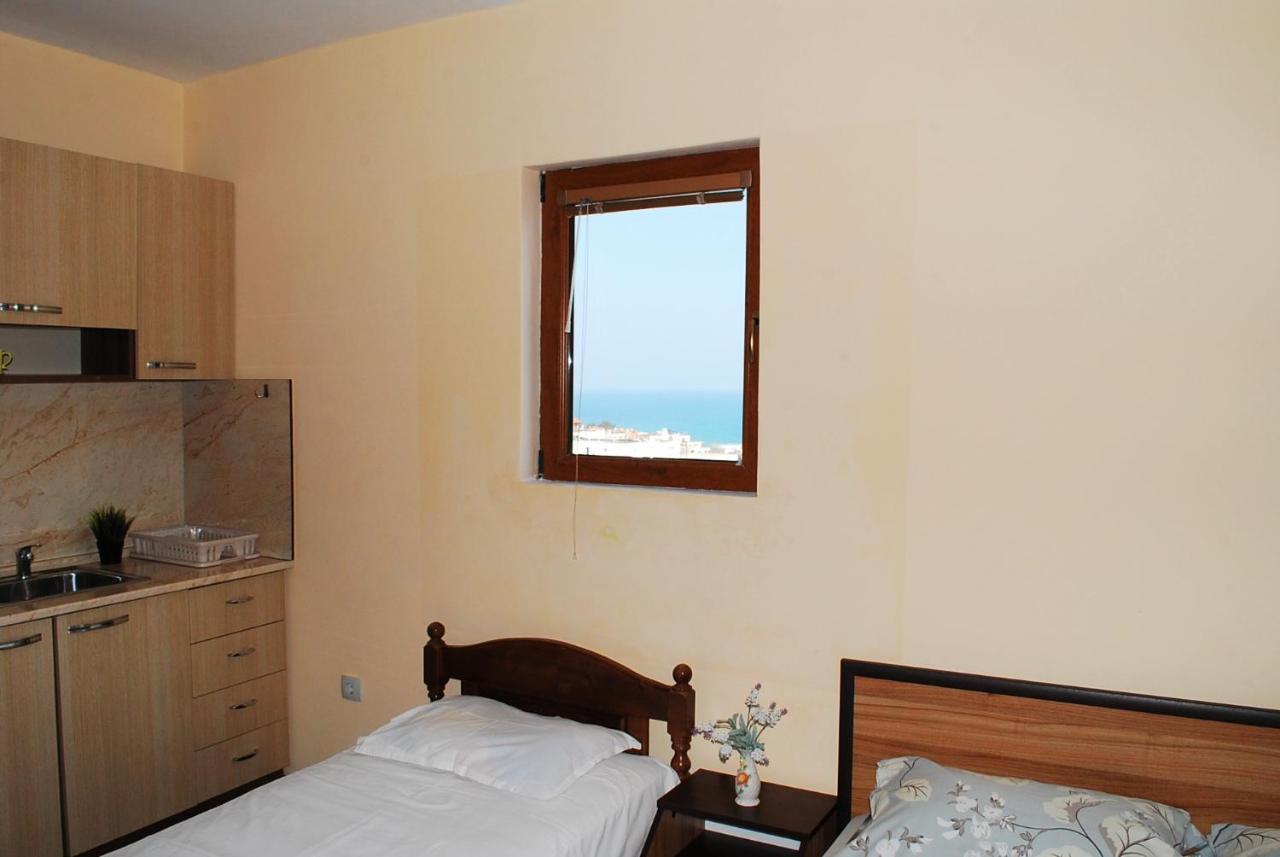 Family Hotel Amore Бяла Экстерьер фото
